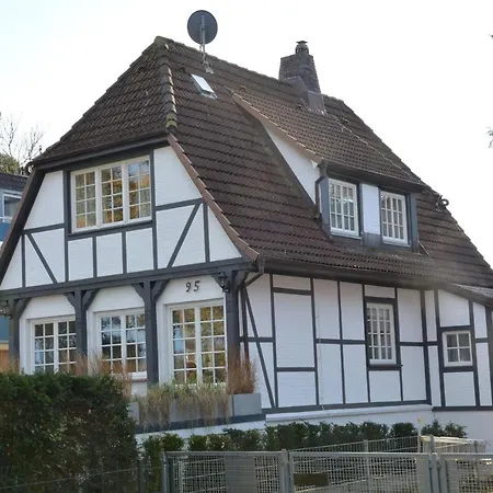 Strandallee95 Holiday home